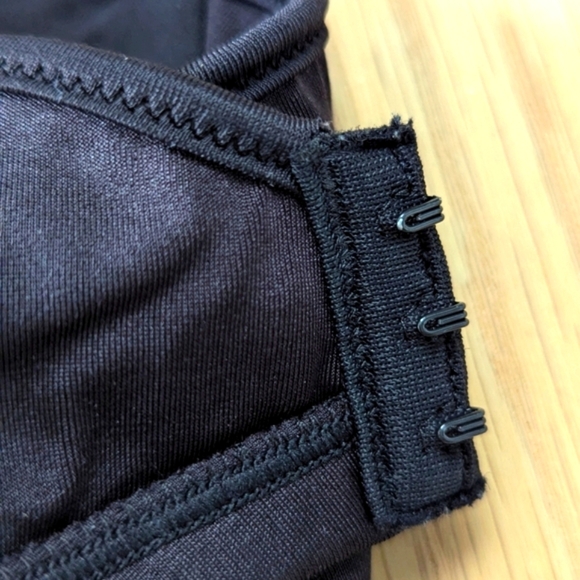 Bali (36D) Classic Black Bra With Floral Design On Straps - Picture 8 of 10